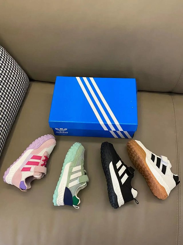 Adidas Children's Shoes: seller detail photo 10