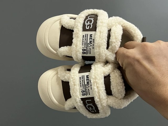 UGG Children's snow boots: seller detail photo 8