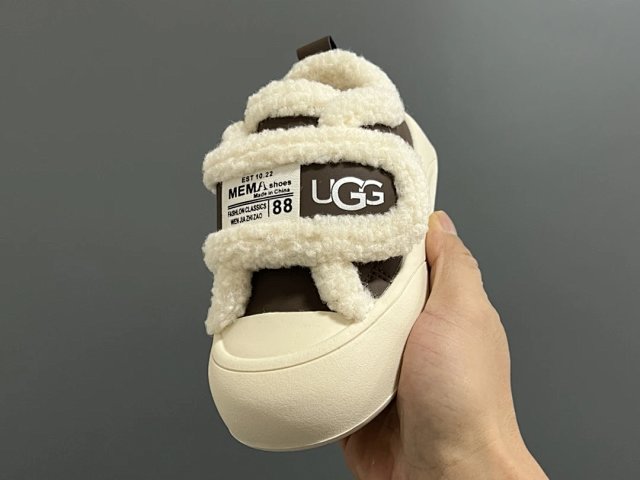 UGG Children's snow boots: seller detail photo 10