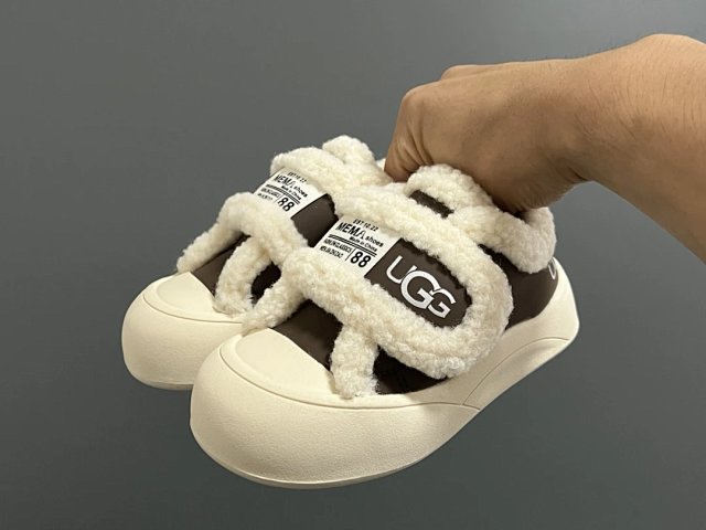 UGG Children's snow boots: seller detail photo 9