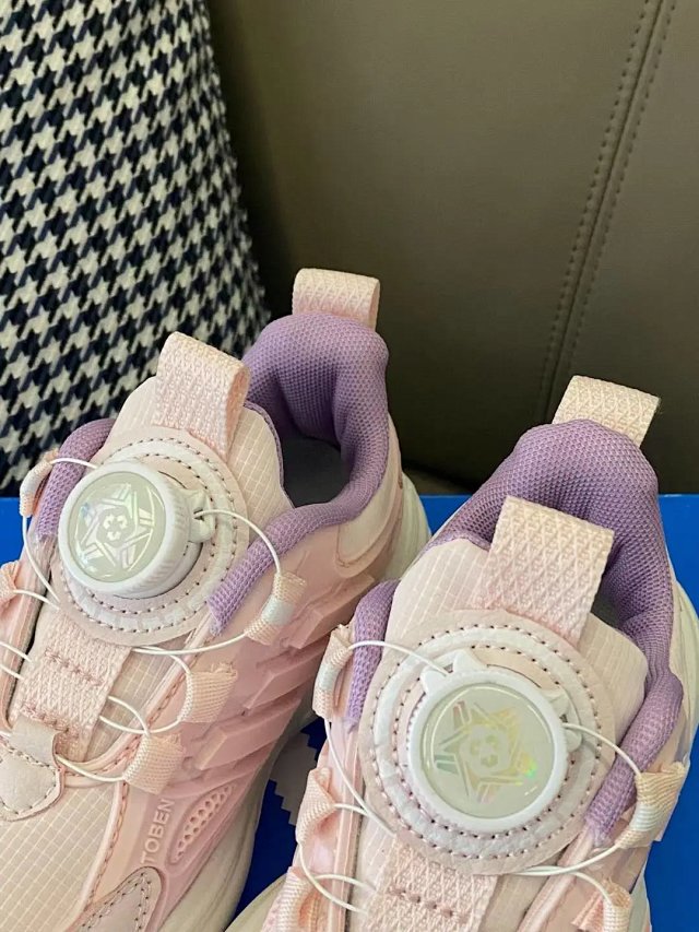 Adidas Children's Shoes: seller detail photo 9