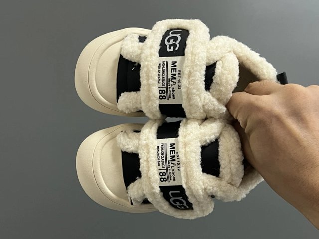 UGG Children's snow boots: seller detail photo 12