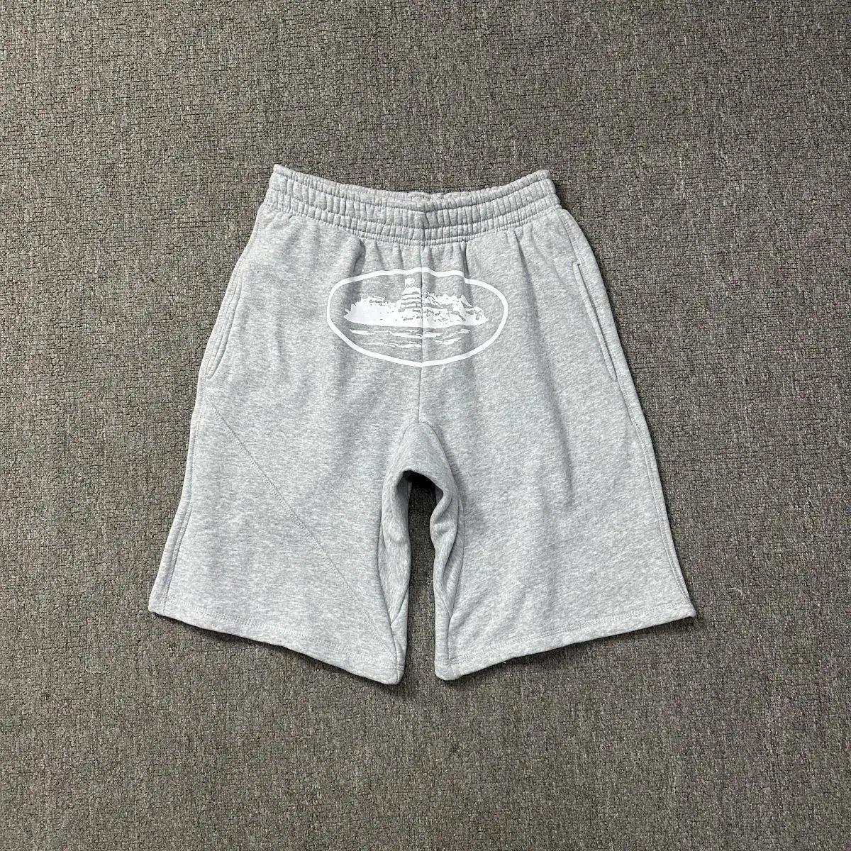 gray shorts