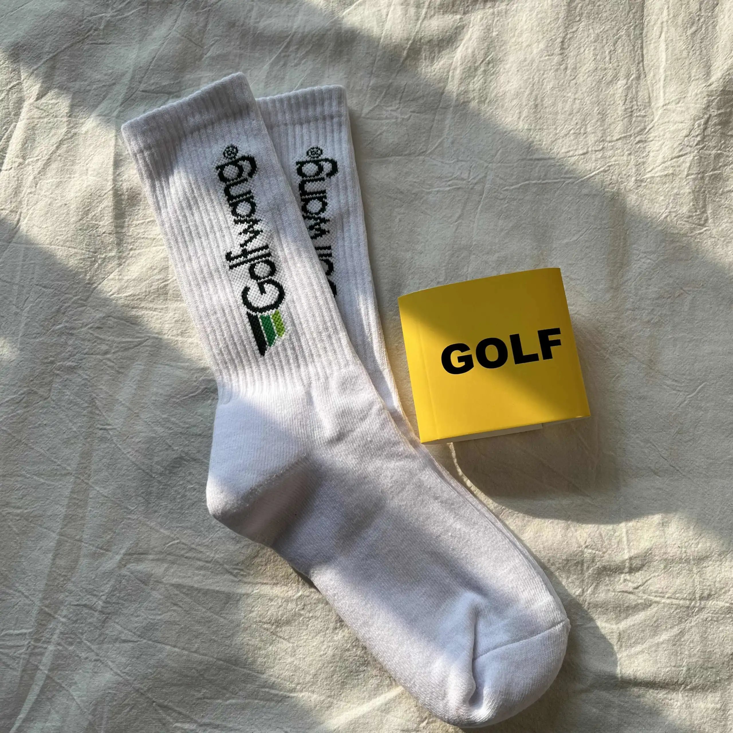 golf竖字母 白色