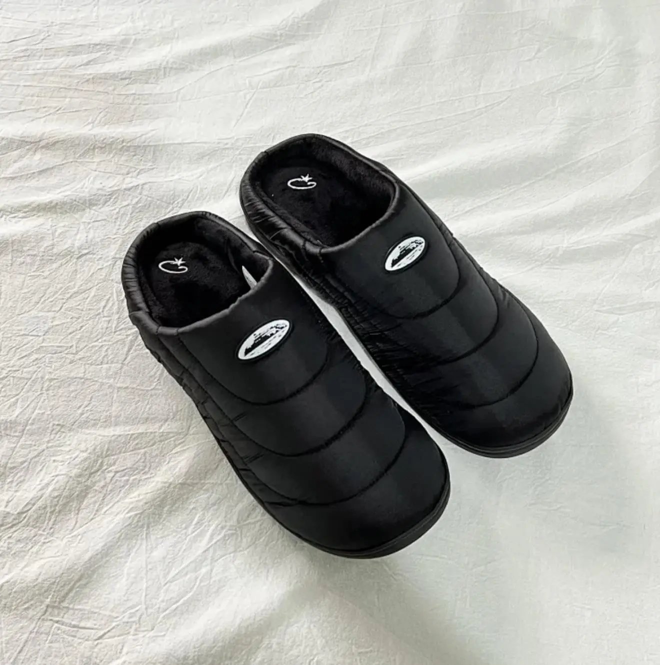 Cor slippers in black
