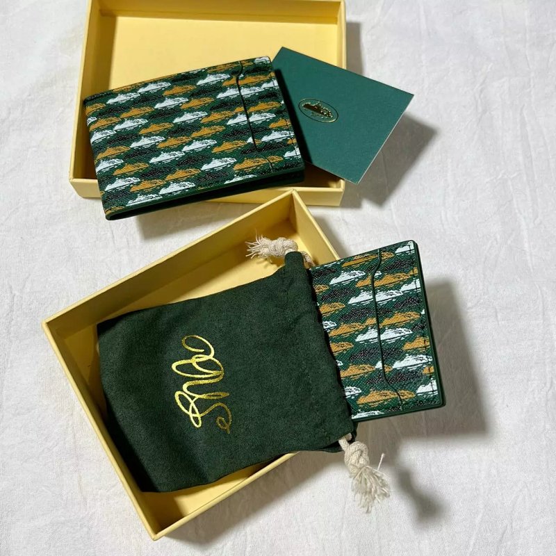 in stock! CRT*Z green card holder in stock!