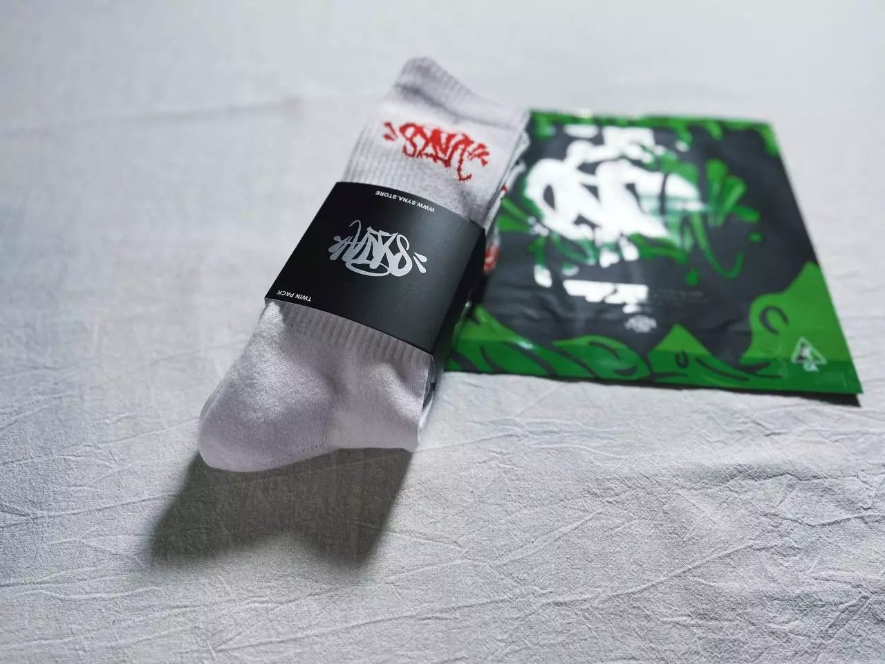 Design Sock with Graffiti Logo Black Socks - 6