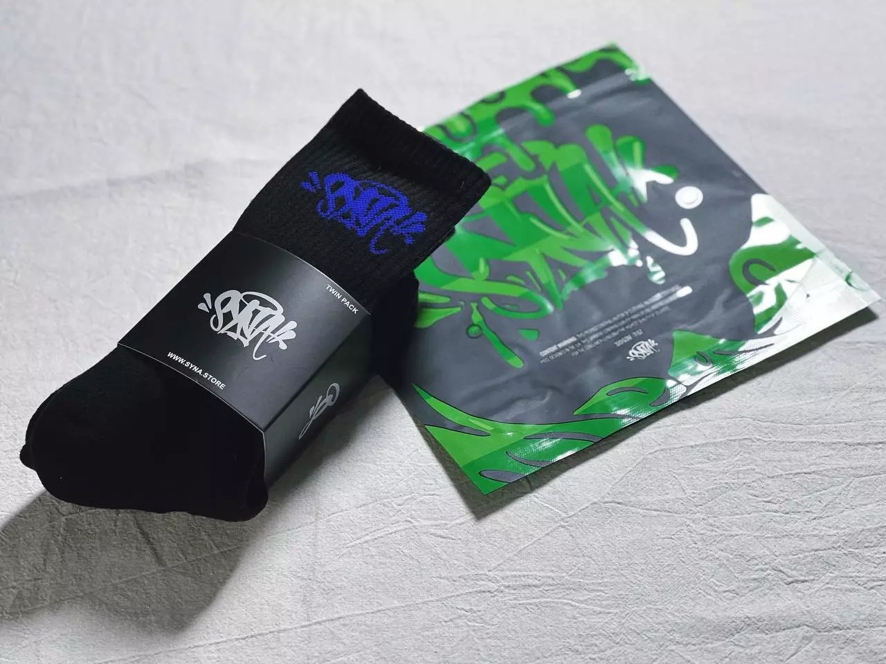 Design Sock with Graffiti Logo Black Socks - 7