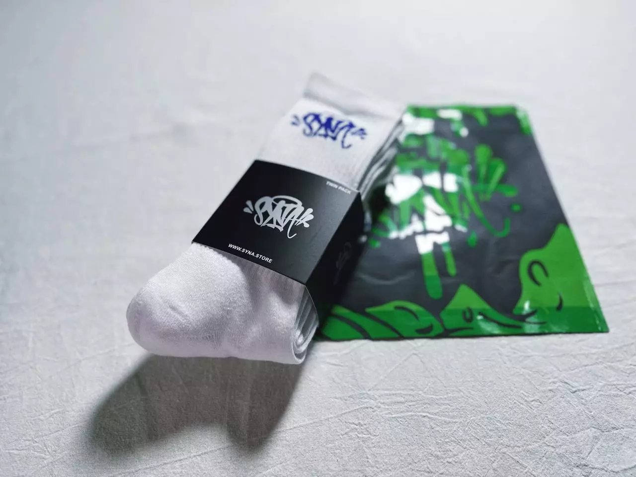 Design Sock with Graffiti Logo Black Socks - 4