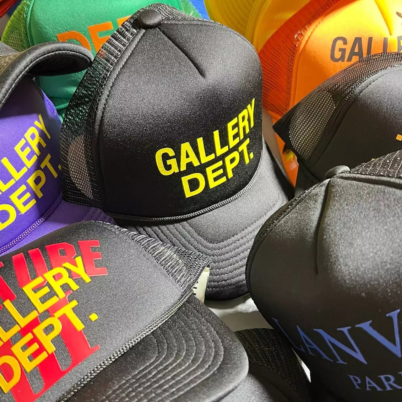 Gallery Dept. Trucker Hats [1 