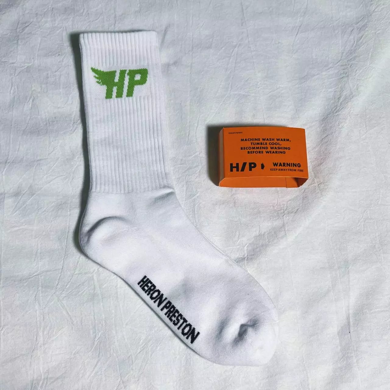 202300381 HP翅膀白绿 毛巾