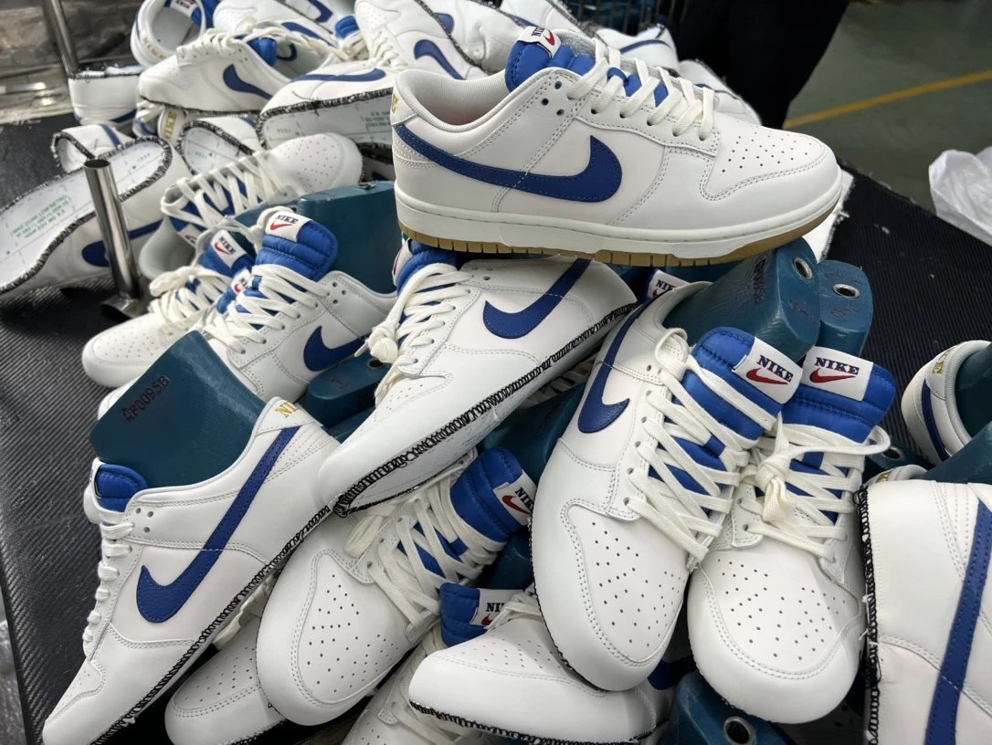 Nike Sneakers Dunk Low image 6