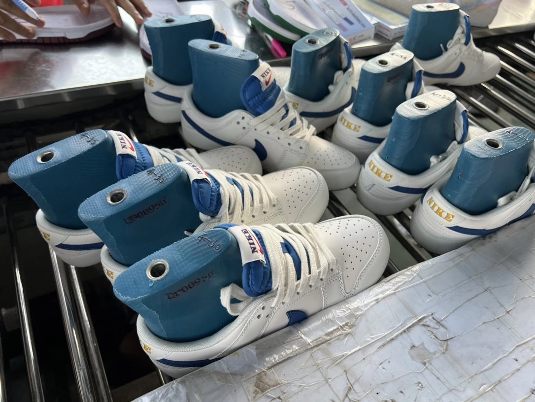 Nike Sneakers Dunk Low image 2