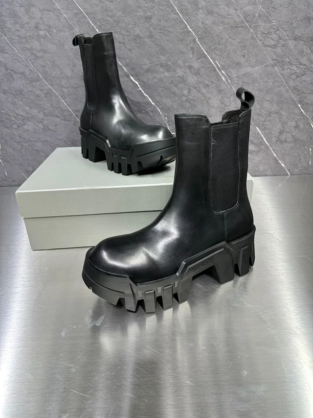 Balenciaga Leather Shoes Bulldozer Derby product detail image 4