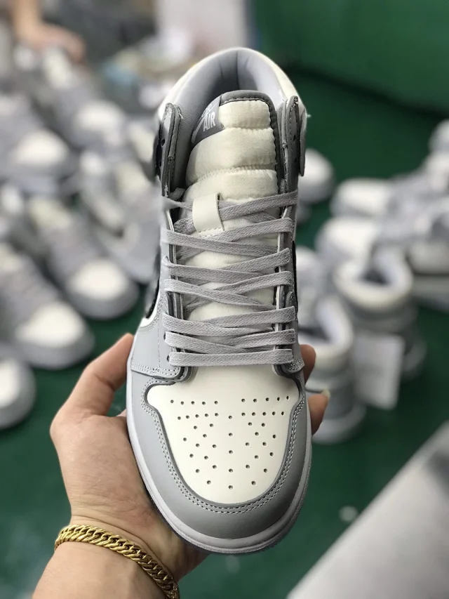 Nike Air Jordan 1 High product detail image 2