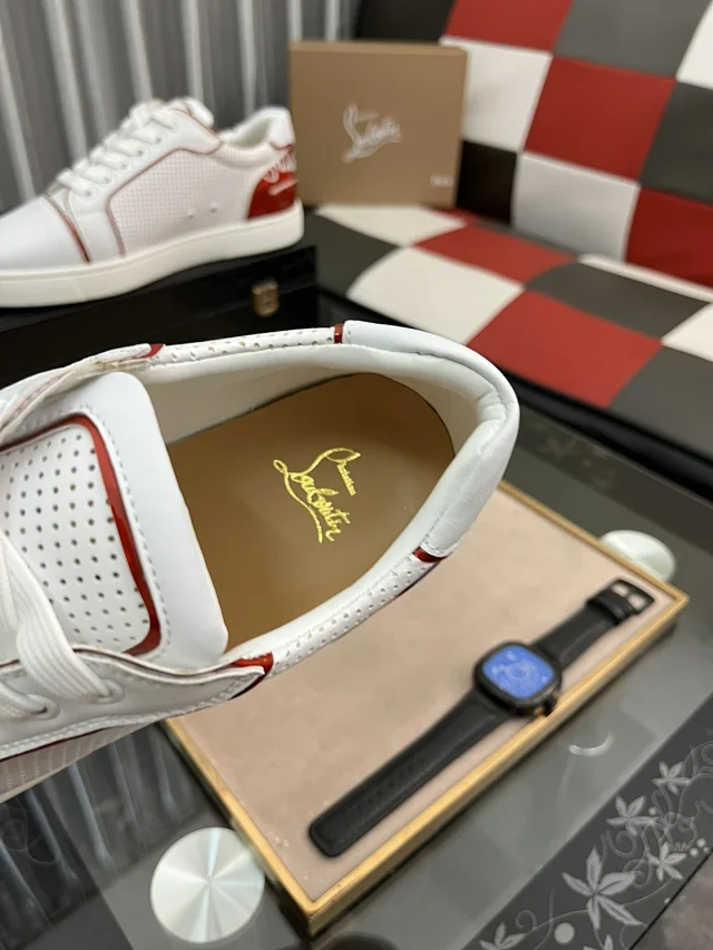 Christian Louboutin Sneakers Louis Junior Spikes low-top product detail image 63