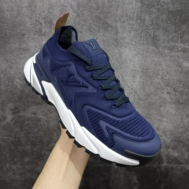 Louis Vuitton Sneakers LV Runner Tatic product detail image 56