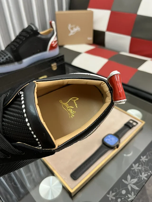 Christian Louboutin Sneakers Louis Junior Spikes low-top product detail image 71