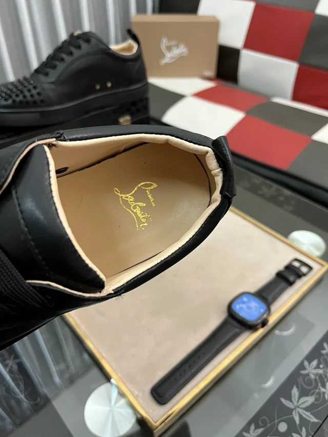 Christian Louboutin Sneakers Louis Junior Spikes low-top product detail image 9