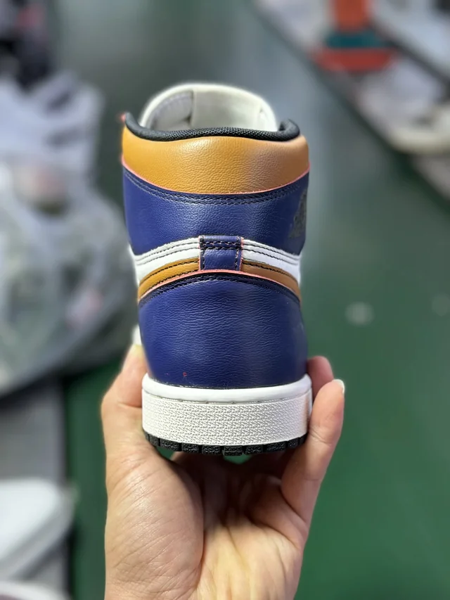Nike Sneakers Air Jordan 1 High-Top product detail image 4