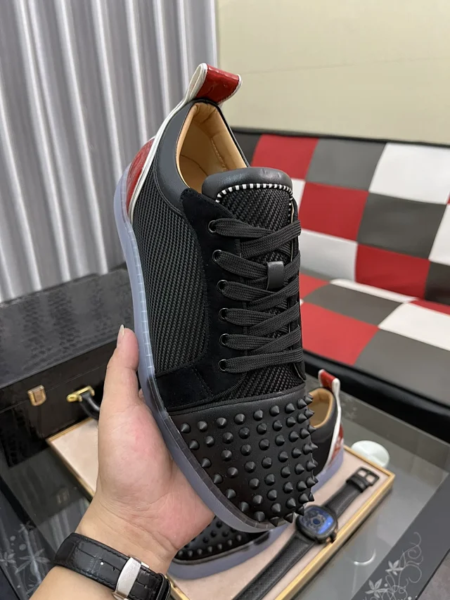 Christian Louboutin Sneakers Louis Junior Spikes low-top product detail image 69