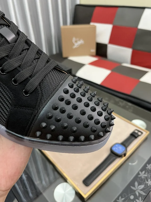 Christian Louboutin Sneakers Louis Junior Spikes low-top product detail image 70