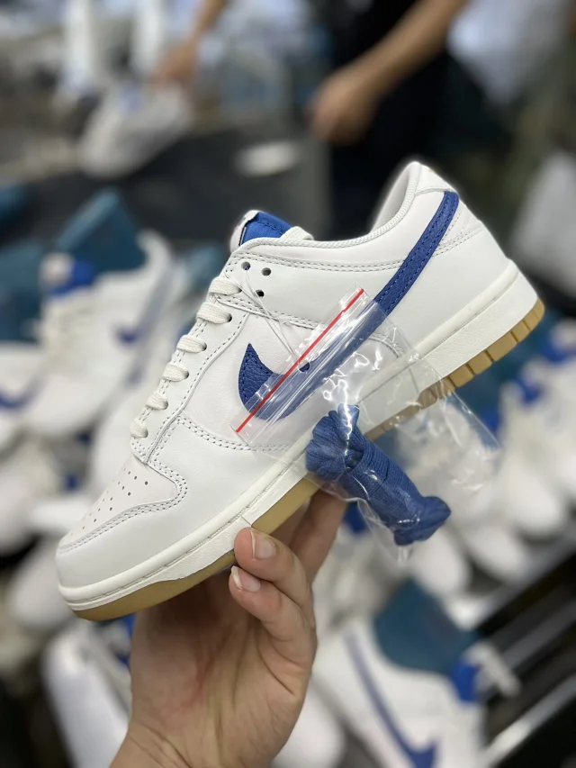 Nike Sneakers Dunk Low product detail image 16
