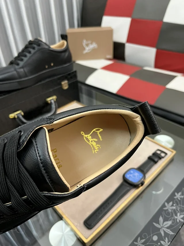 Christian Louboutin Sneakers Louis Junior Spikes low-top product detail image 17
