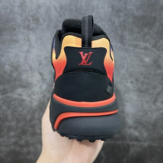 Louis Vuitton Sneakers LV Runner Tatic product detail image 17