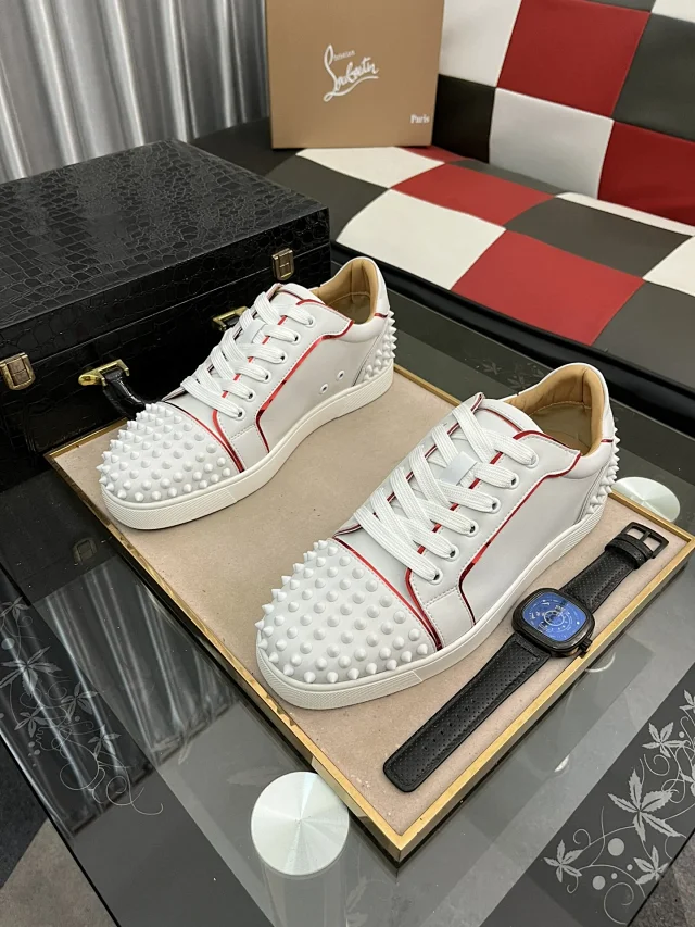 Christian Louboutin Sneakers Louis Junior Spikes low-top product detail image 83