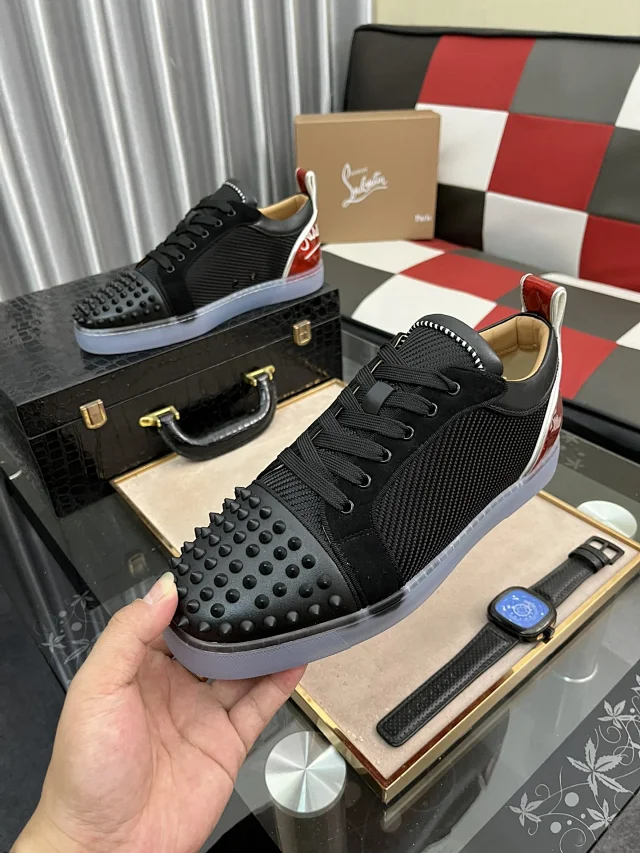 Christian Louboutin Sneakers Louis Junior Spikes low-top product detail image 68