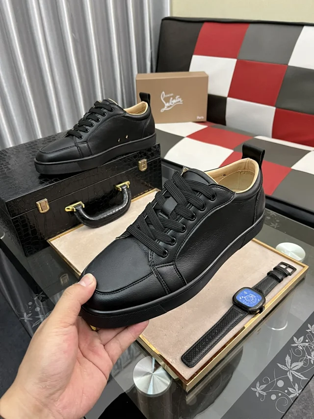Christian Louboutin Sneakers Louis Junior Spikes low-top product detail image 10