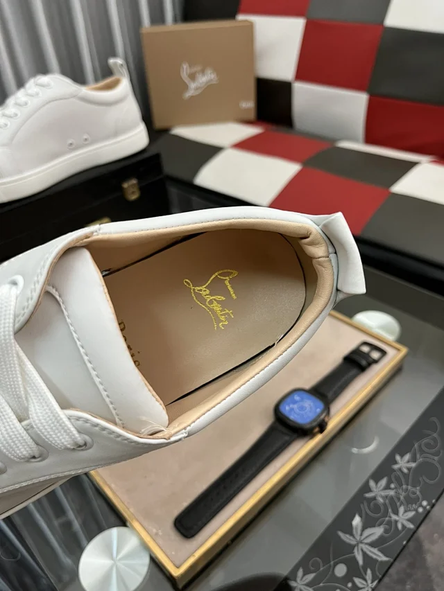 Christian Louboutin Sneakers Louis Junior Spikes low-top product detail image 53