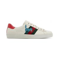 Freya Hartas Mythical Creature-White
