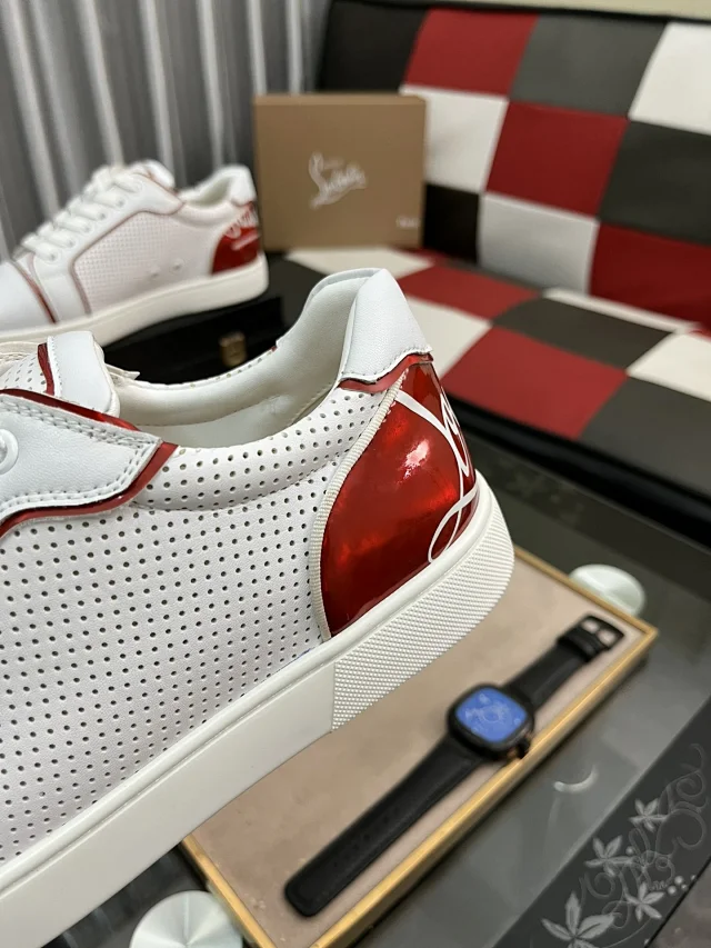 Christian Louboutin Sneakers Louis Junior Spikes low-top product detail image 61