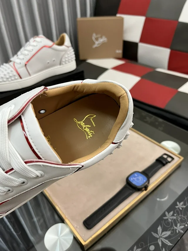 Christian Louboutin Sneakers Louis Junior Spikes low-top product detail image 89