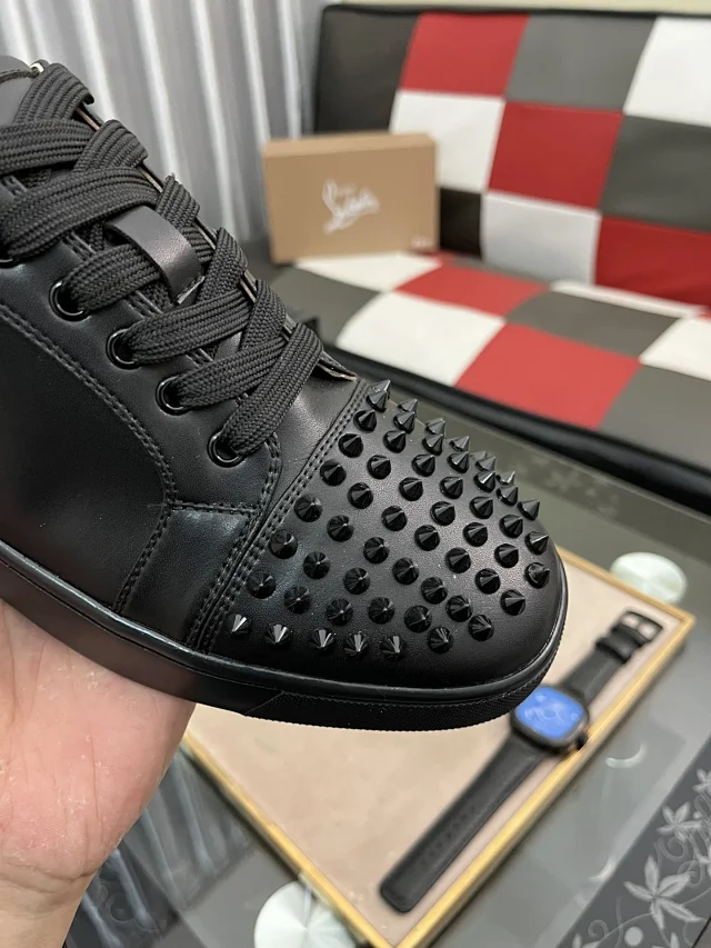 Christian Louboutin Sneakers Louis Junior Spikes low-top product detail image 7