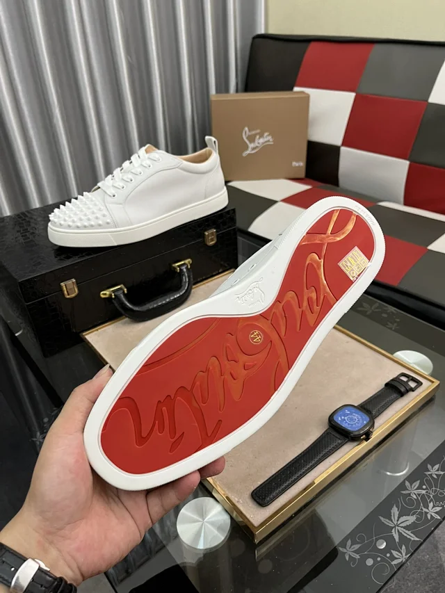 Christian Louboutin Sneakers Louis Junior Spikes low-top product detail image 49