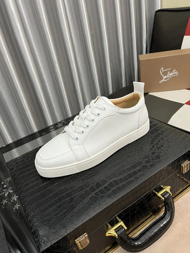 Christian Louboutin Sneakers Louis Junior Spikes low-top product detail image 23