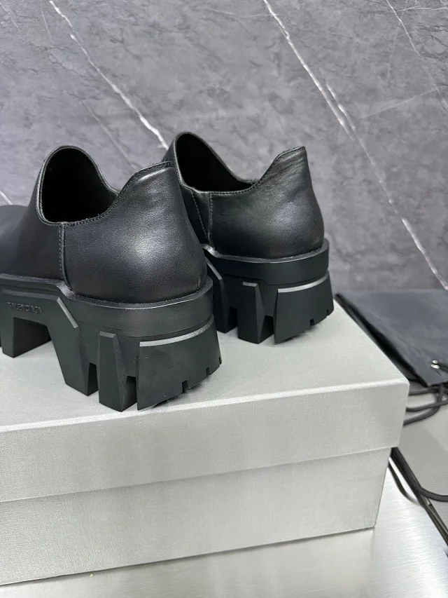 Balenciaga Leather Shoes Bulldozer Derby product detail image 3