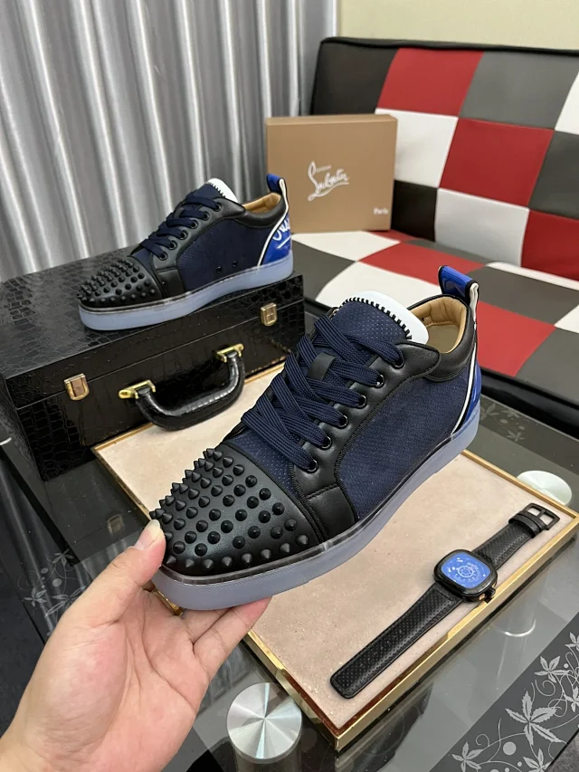 Christian Louboutin Sneakers Louis Junior Spikes low-top product detail image 73