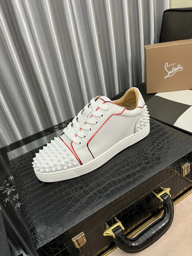 Christian Louboutin Sneakers Louis Junior Spikes low-top product detail image 85