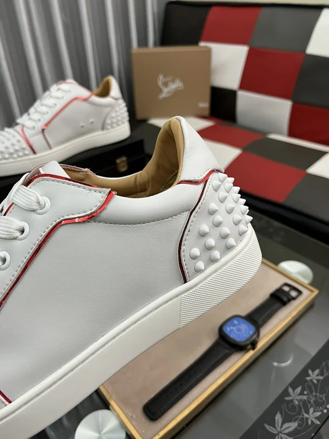 Christian Louboutin Sneakers Louis Junior Spikes low-top product detail image 88