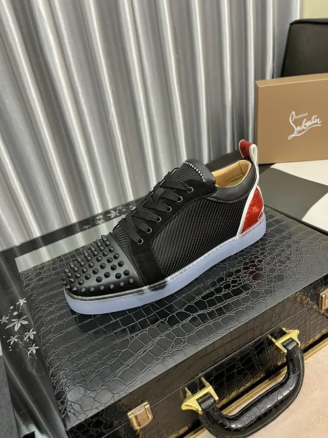 Christian Louboutin Sneakers Louis Junior Spikes low-top product detail image 67
