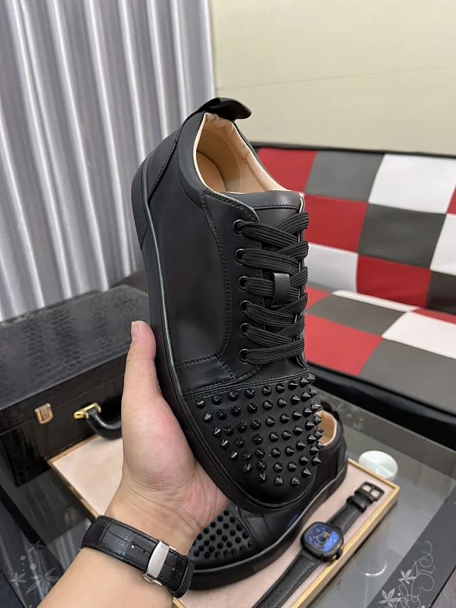 Christian Louboutin Sneakers Louis Junior Spikes low-top product detail image 6