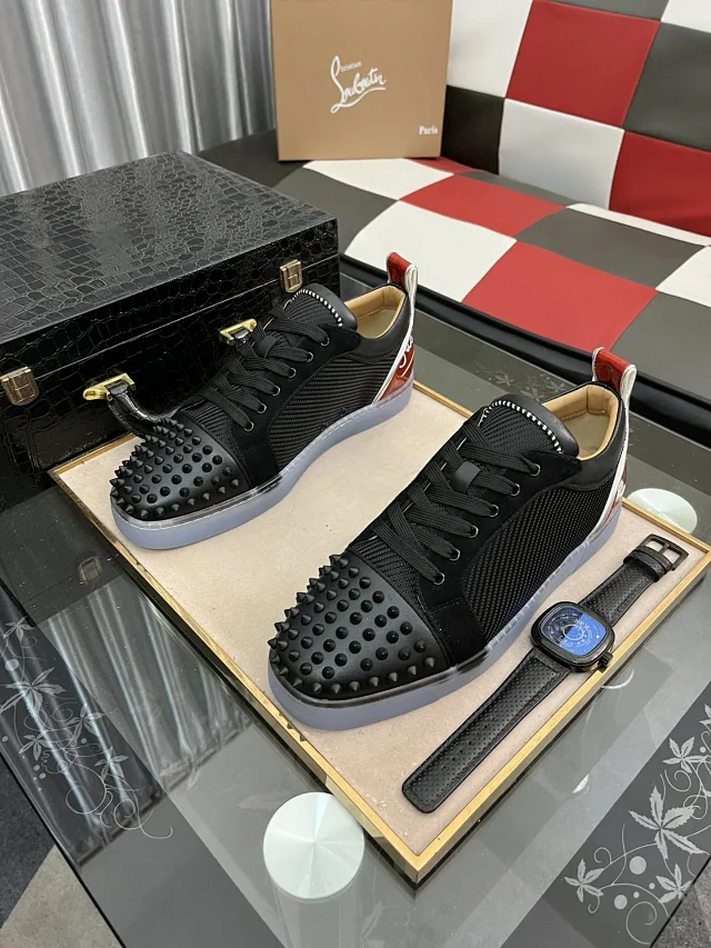 Christian Louboutin Sneakers Louis Junior Spikes low-top product detail image 65
