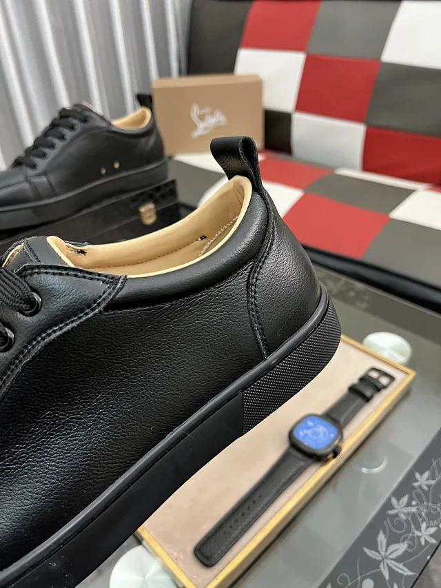 Christian Louboutin Sneakers Louis Junior Spikes low-top product detail image 18