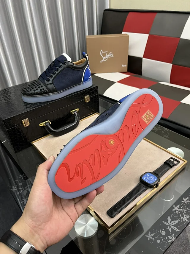 Christian Louboutin Sneakers Louis Junior Spikes low-top product detail image 75