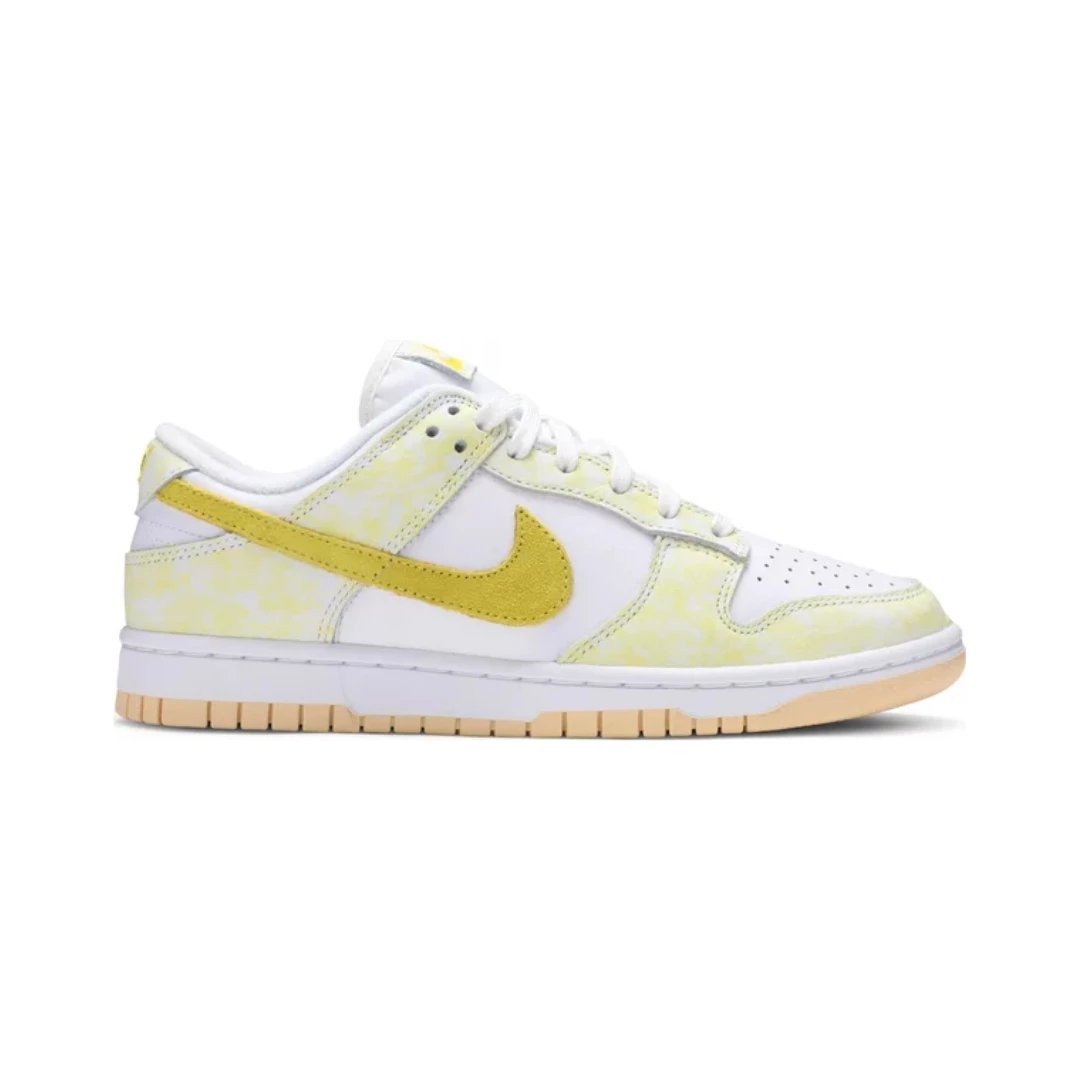 Nike Sneakers Dunk Low — Yellow Strike