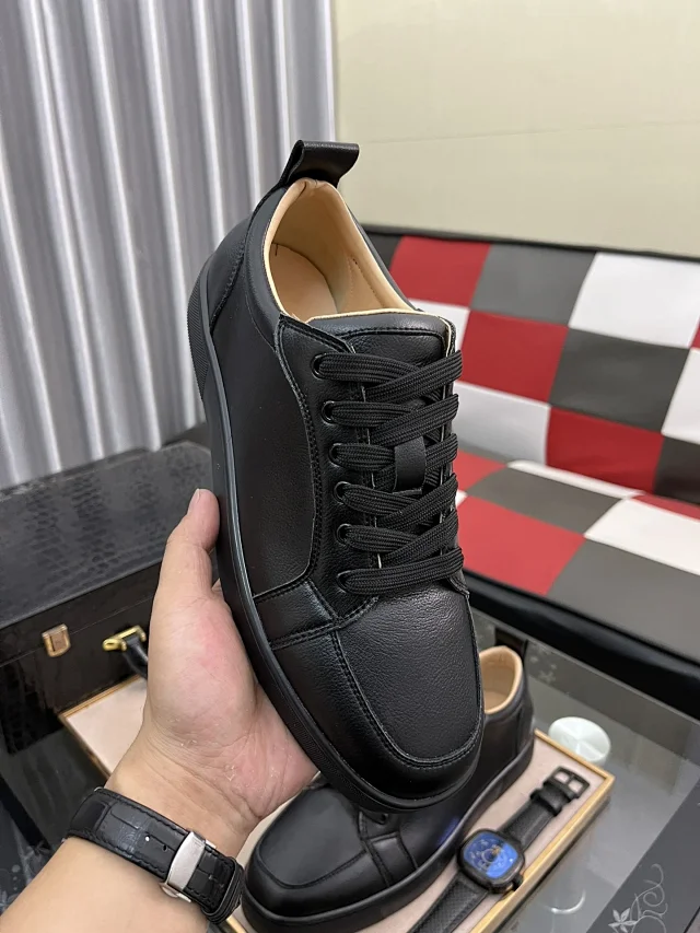 Christian Louboutin Sneakers Louis Junior Spikes low-top product detail image 15